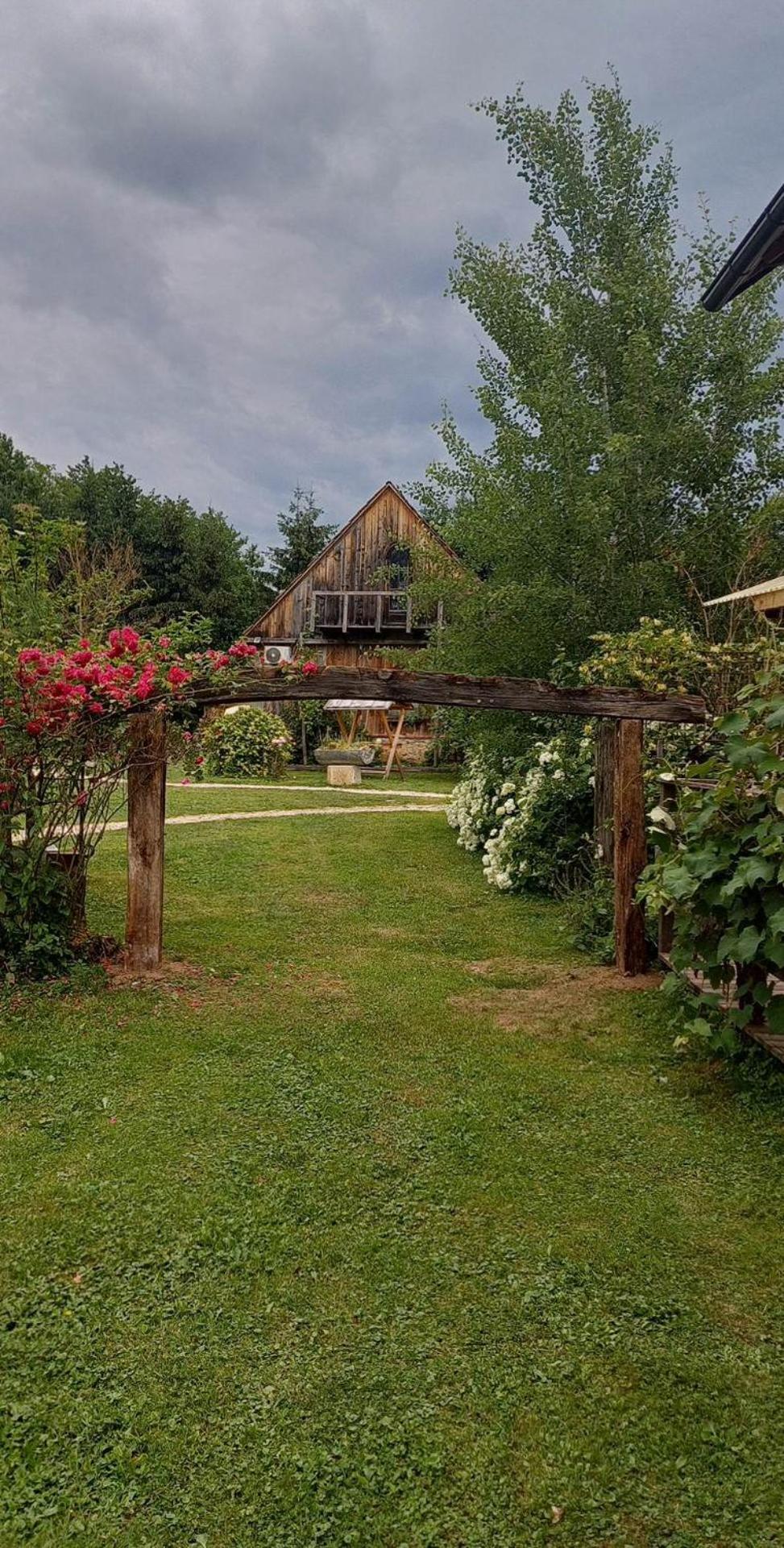 Edenski Vrt Ivancna Gorica Exterior foto